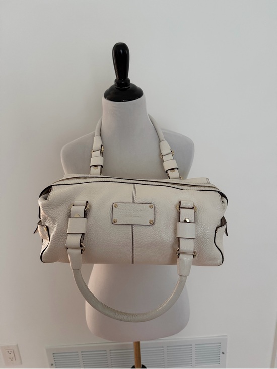 kate spade Handbags - kate spade White Pebbled Leather Satchel with Gold Hardware vintage EUC